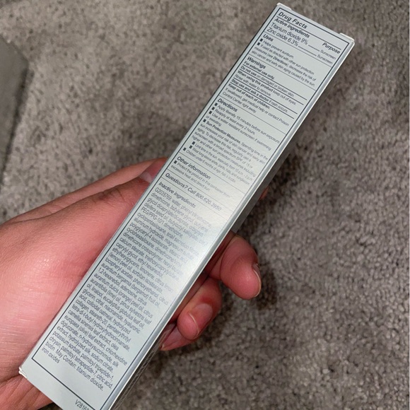 IT Cosmetics   CC+ Cream with SPF 50+ shade medium - Picture 4 of 6